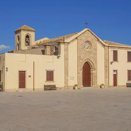 Сasa de vacaciones 2 Bedroom Lovely In