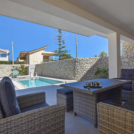 2 Bedroom Lovely In Holiday home Noto