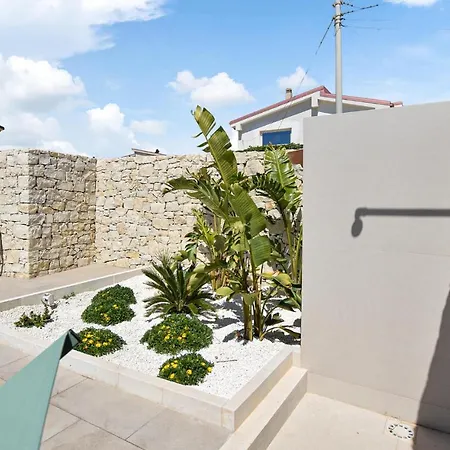 2 Bedroom Lovely In Noto