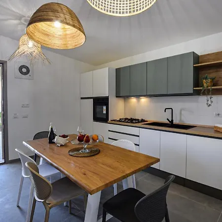 2 Bedroom Lovely In Holiday home *